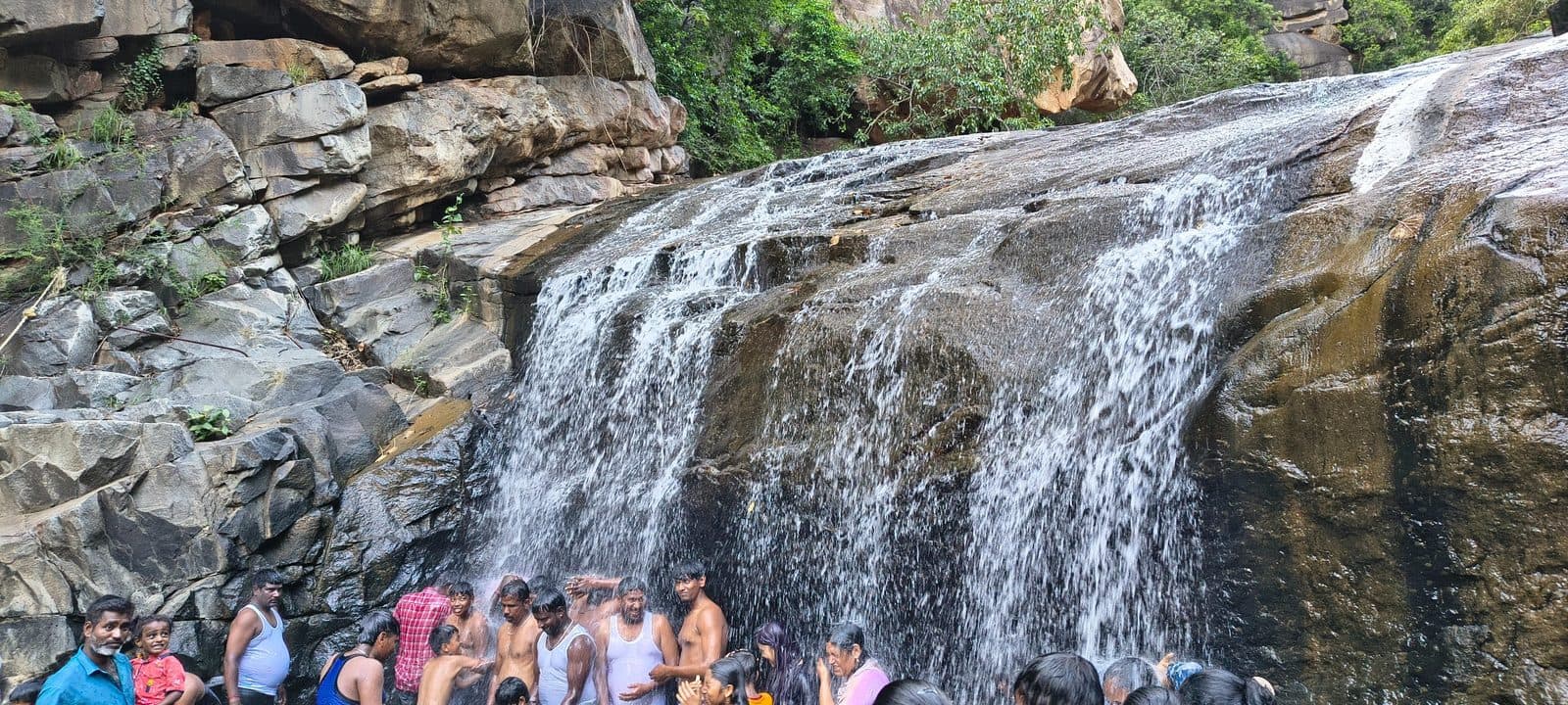ஆனைவாரி முட்டல் நுழைவாயில்